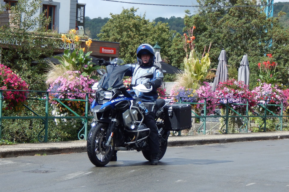 Motorrijbewijspoint Wassenaar examengarantie AVB en AVD